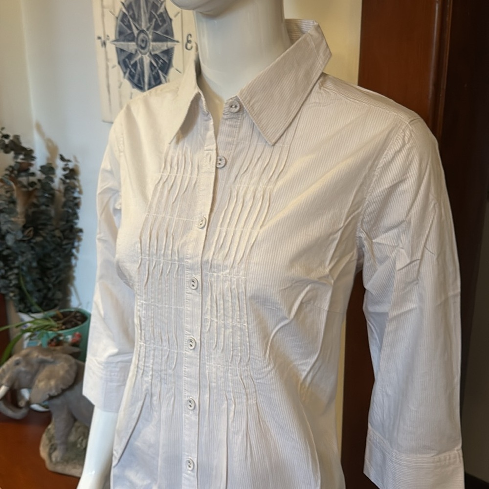 NWT northern reflections size small White Button-Up Tunic Shirt